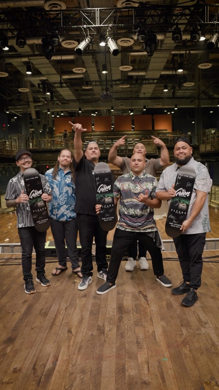 Mahalo, Anaheim! SOLD OUT! 🔥😎📗

What a way to kick off the release of our new album, TITLES! We hope you’re all enjoying the new tunes.

See you tonight, San Diego!

Tour dates and tickets are available at thegreen808.com.

🎥: @b_radfilms

#TheGreen808 #TITLES #NewMusic #JohnnySuite