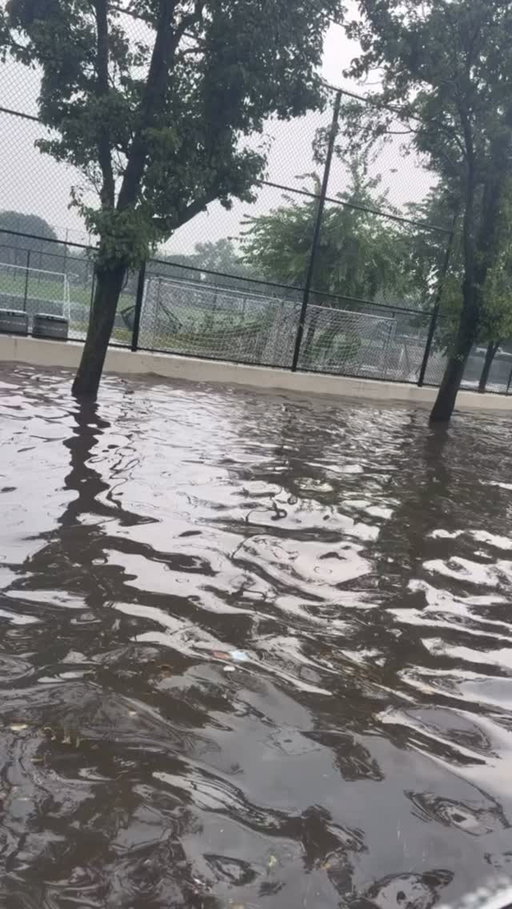 New York City is crazy when it’s torrential rain. Car’s stalling , knee deep waters 🤦🏽‍♂️