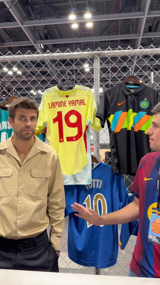 We do understand his confusion😅

Gerard Pique just making sure all of the Spain fans are situated for the final tomorrow 🤝