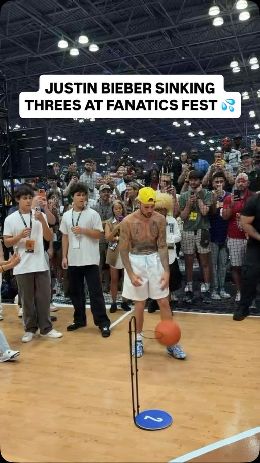 @lilbieber standing on business at @fanaticsfest 👏