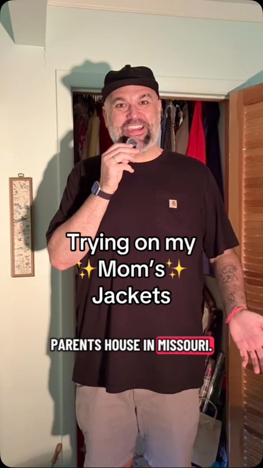 No Missouri trip is complete without trying on my mom’s jackets! #momjackets #verbradley #jackets