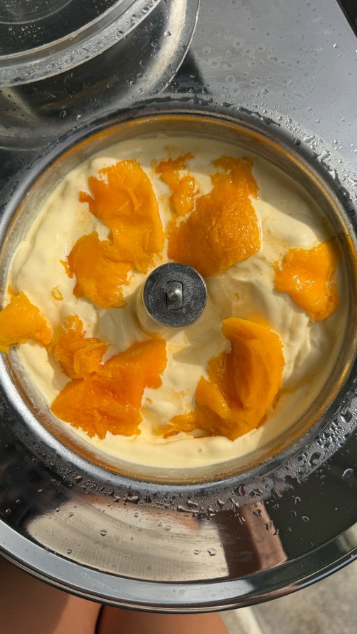 what makes mangos stringy??