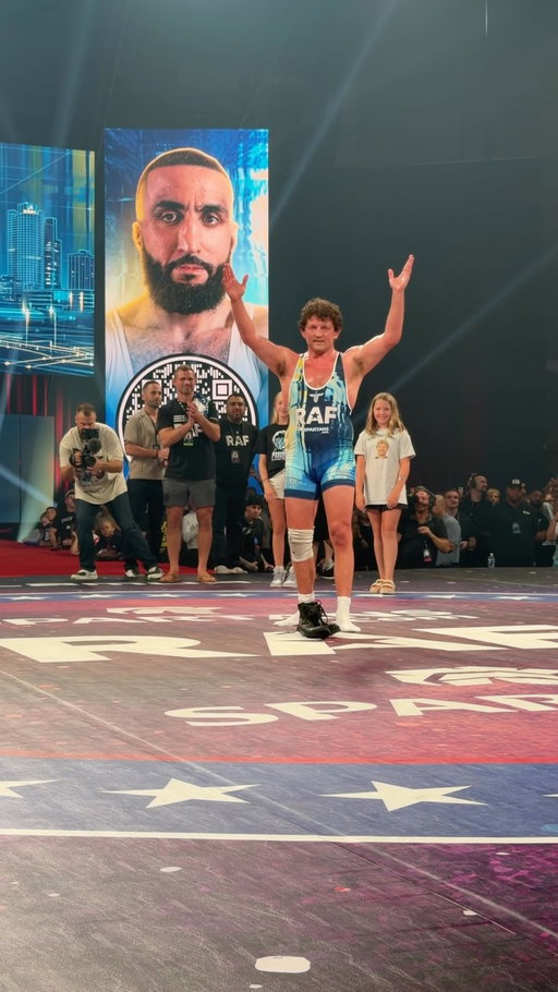The final match 👏

Ben Askren left it all on the mat tonight.

Watch live on @foxnation