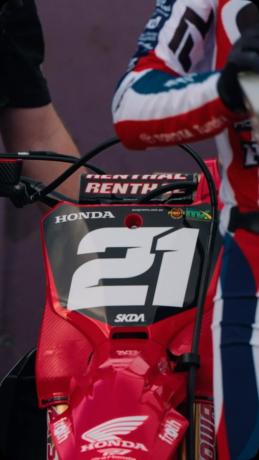 Rnd6 Tralagon, P3,DNF. Try again next weekend. 
And remember shop local. 
@honda_racing_aus 
@ashmoressmashrepairs 
@postmoto_