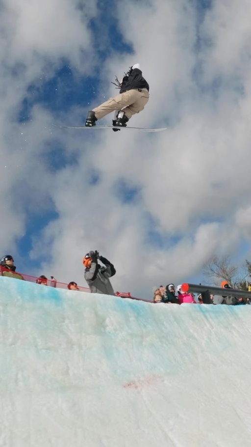 Took the big boat through mini pipe at HOMESICK

Btw RIGHT NOW is the best time to buy your @ikonpass for Winter 26/27 is right now. Tell n tag ya friends🤝