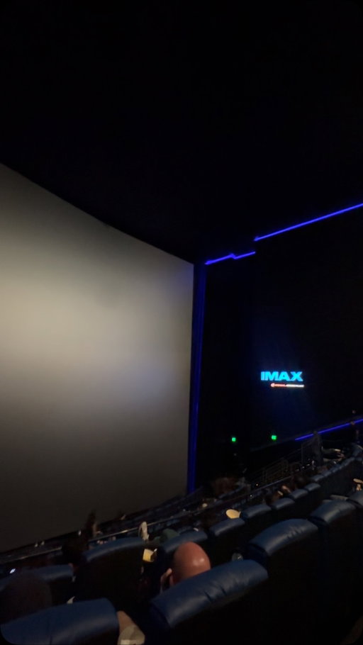 A look at the Regal Ontario IMAX 70MM screen. The presentation was 😬. Some pretty bad light leakage into the screen and major focus issues.