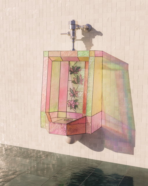 Stained glass urinal
#3dart #3dartist #b3d #dreamcore #3dartwork