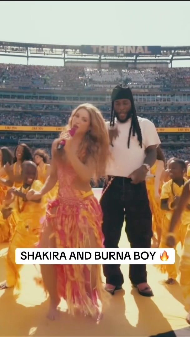 SHAKIRA AND BURNA BOY TAKE CENTRE STAGE! 💃 #FIFAWorldCup