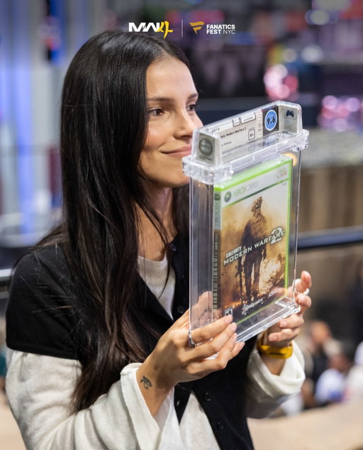 Inde Navarrette got her grail.

KAT brought home the belt #MW4 @fanaticsfest 🏆

The fans showed up and showed out for the Kings of New York 🔥

Fans locked in at the Kill Block arcade all day long.

Jalen stayed in Josh’s ear - no mercy.

Meek Mill took over the stream.