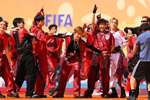 BTS are Jersey Boys! @bts.bighitofficial took over MetLife Stadium for the #FIFAWorldCup Final halftime show.

Images: Getty
#bts #btsarmy