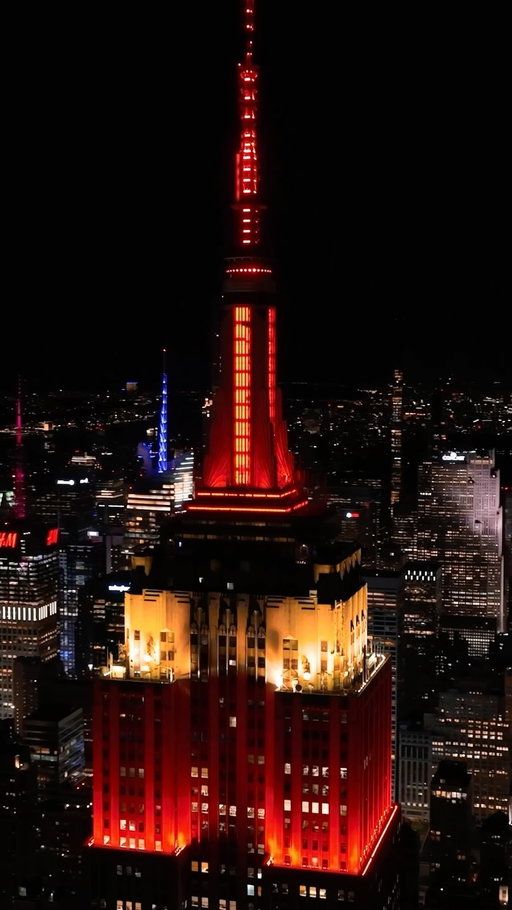 SPAIN WINS IT ALL! 1-0 🇪🇸 We’re shining red and yellow above New York tonight in celebration of the @sefutbol national football team.

Comment LIGHTS and we will send you a link to see the lights live.

Text CONNECT to 274-16 for real-time lighting alerts.