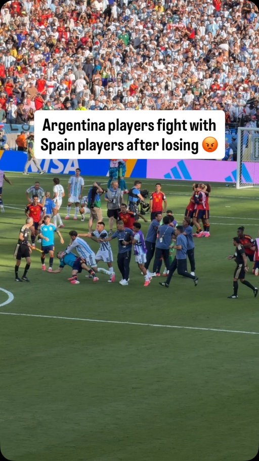 Argentina 🇦🇷 players fight with Spain 🇪🇸 players after losing the FIFA World Cup Final 😡