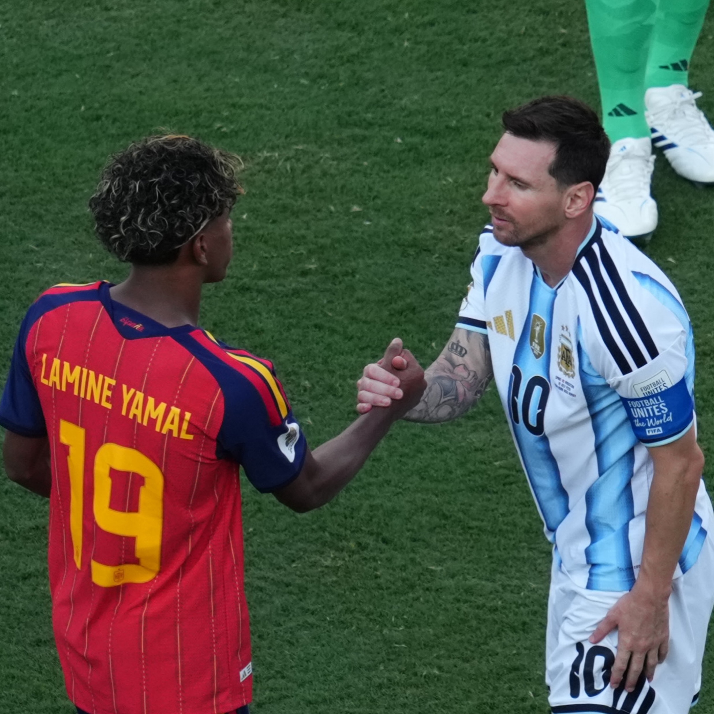 Lamine Yamal gets his moment and Messi shows nothing but class. 👏

📸 Getty