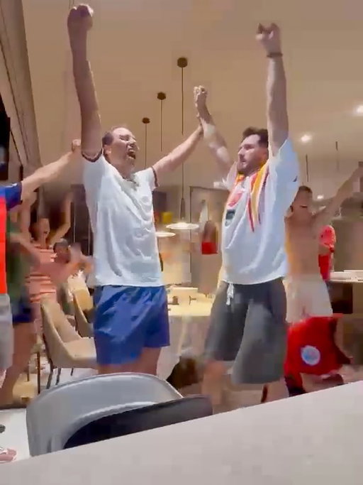 VAMOOOOOOOS 🇪🇸🏆
¡CAMPEONES DEL MUNDO POR SEGUNDA VEZ! ⭐️⭐️