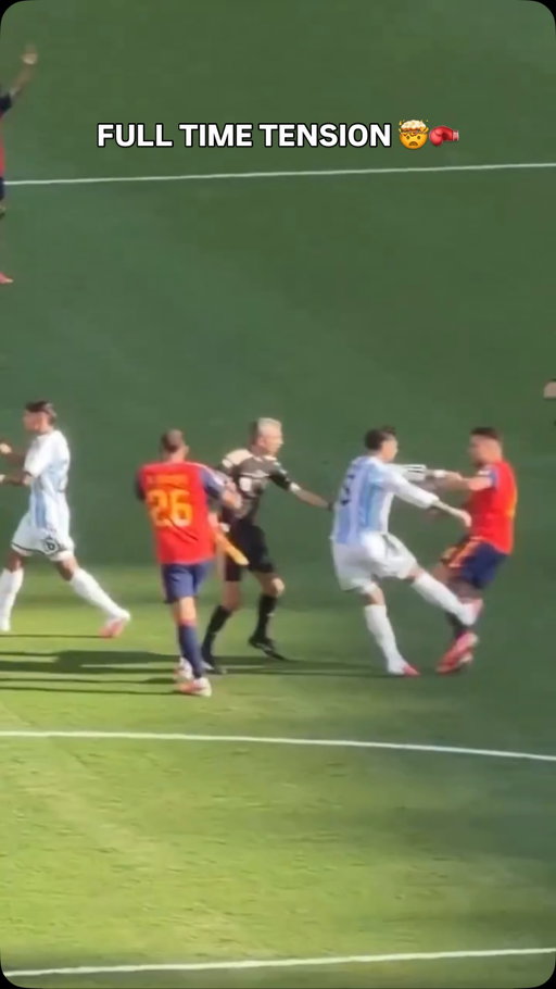 Leandro Paredes 🆚 Gavi & Eric. 𝐖𝐨𝐰. 😱🥊

@ismail_sefrioui 🎥