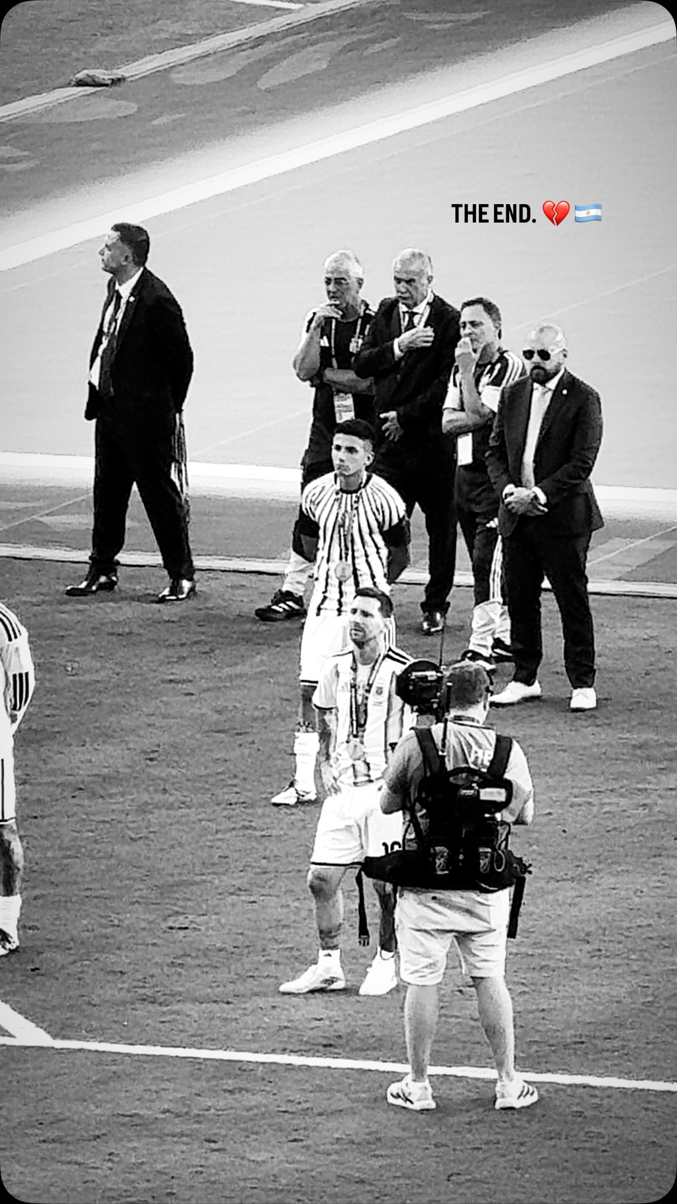 Lionel Messi’s face and eyes, his body language in the final seconds… 𝒕𝒉𝒊𝒔 𝒊𝒔 𝒕𝒉𝒆 𝒆𝒏𝒅. 💔🇦🇷