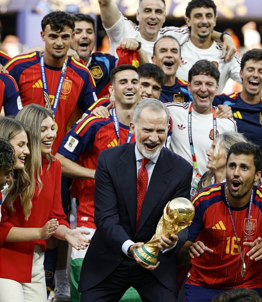 Campeones del mundo 🇪🇸 VIVA ESPANA 🇪🇸 Congratulations to Spain on the perfect tournament 💛❤️ @sefutbol ❤️💛