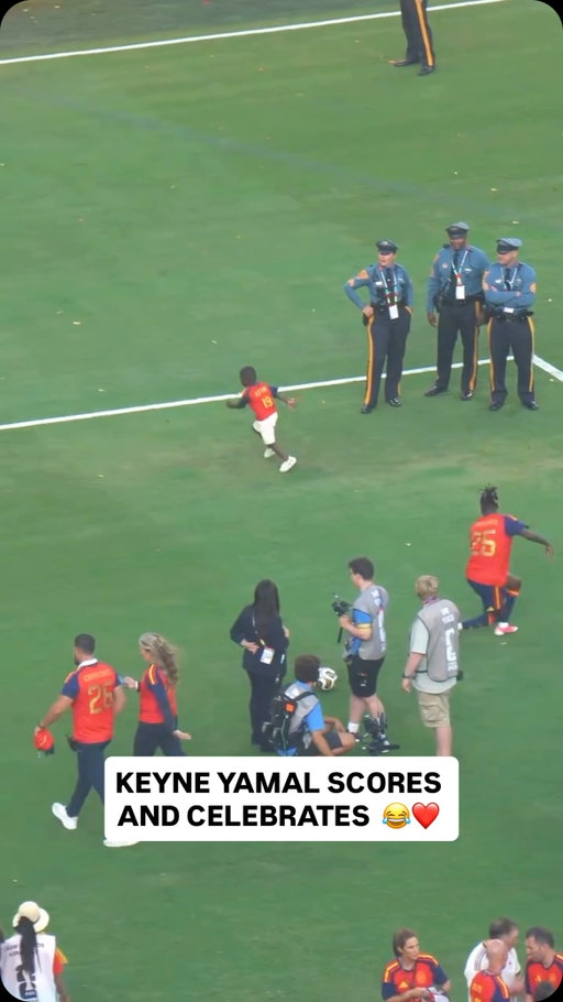 3-year-old Keyne Yamal already practicing his penalty kicks 🥹🇪🇸

(Via @manubravo9) 

#spain #worldcup #argentina #lamineyamal #futbol