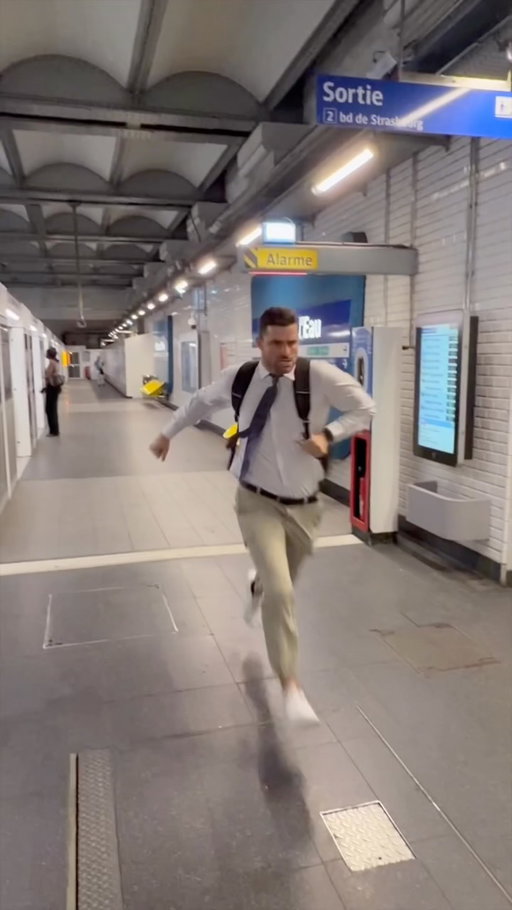 J’suis arrivé avec 5 h 35 de retard, ça vaaaaaaaaaaaaaaa 😭
Écrit with @mehdilijem et @cestjustejustin 

#humour #pourtoi #ratp #paris #travaux