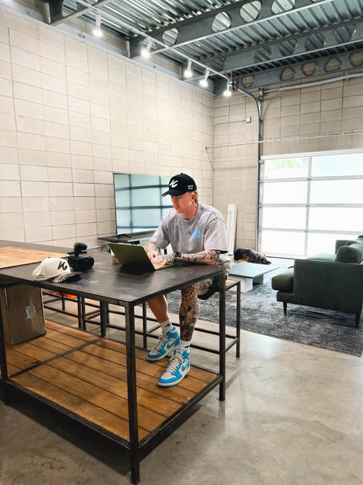 Protect the momentum at all costs 🚀

The last few weeks have been a blur 

- Largest LC drop ever
- Studio upgrades 
- Multiple partnerships in the works
- Organic content crushing
- New YT vid almost done
- Hosted a few homies in ATX

Bunch of new projects rolling out over this next month - be sure to drop some love when you see em 🤘🏻

Rolling straight into a packed 7 days of travel

Next up NYC 🫡✈️

#tech #lifestyle #austin #fordraptor