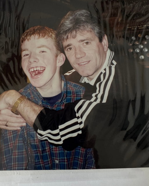I'm heartbroken to hear about Kevin Keegan.

Like so many Newcastle fans of my generation, Kevin Keegan gave us hope when we desperately needed it. Watching him help drag the club back from Division Two wasn't just about football. He made us believe again.

Meeting him was just as special because he turned out to be exactly the kind of person you hoped he'd be. Warm, generous with his time, and genuinely lovely.

He meant so much to so many of us. Not just as a manager or a player, but as someone who made supporting Newcastle feel exciting again.

Thanks for the memories, Kev. You'll always be a legend, and you'll never be forgotten. 🖤🤍 

#KevinKeegan #NUFC #Football #FootballLegend #NewcastleUnited 

ID: A smiling teenage Lee Ridley stands beside Newcastle United legend Kevin Keegan. Both are wearing dark tops and smiling at the camera, with their heads close together. The photo was taken indoors against a plain background and captures a warm, friendly moment between a young fan and one of his football heroes.