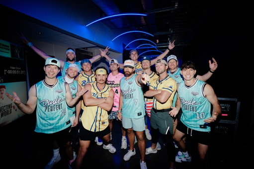 What a week! @coach.rac and friends put on a show! Had a blast sharing the stage with these dudes.  Grateful they sacrificed their week off to join us on the road.  If you haven’t checked out a @thesavbananas game make sure to put it on the bucket list and go support these guys.  Couple days home and then back at in on Wednesday in Indiana! #squadgamestour