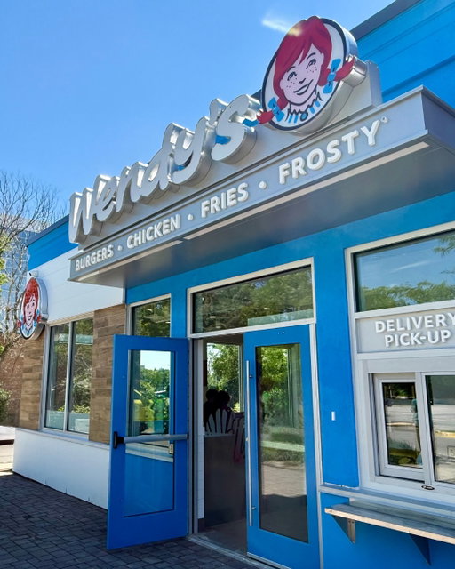 i’m blue da ba dee da baconator

📍865 York Mills Road, Toronto