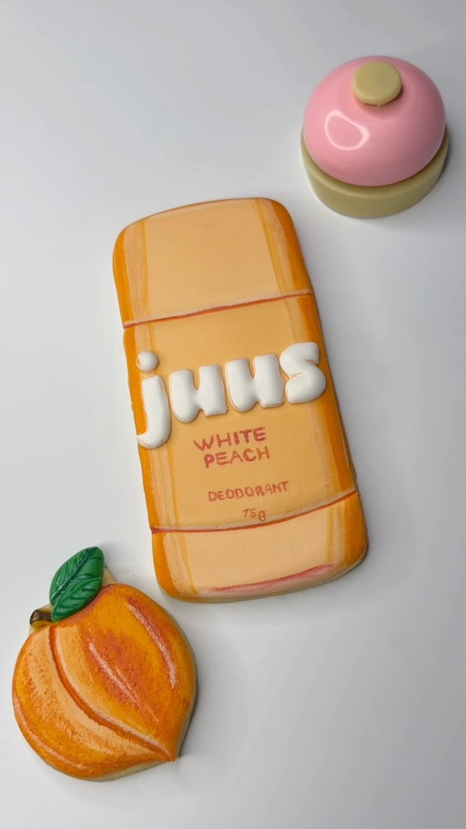 make a sweet Juus deodorant cookie with me 🍑🍪

@juusbeauty 

#cookiedecorating #satisfyingvideo #diy #asmrsounds #cookieart