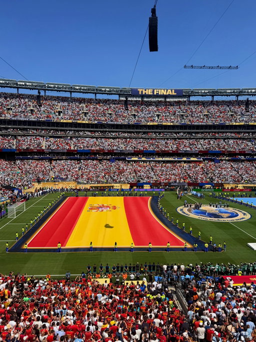 Absolutely thrilling to be able to attend the World Cup Finals in New York. 
Once in a lifetime experience ❣️ still mesmerized by the atmosphere. 

To see this fantastic Spanish team win the Cup with such grace, elegance, team spirit, fair play, honor and athleticism, was such a joy to witness. 
Congratulations to the team, you made your country and the rest of Europe proud and are a worthy champion 🇪🇸 🏆 

Thank you @ronaldo for this incredible opportunity, so nice to see you and @celinalocks again 🙏🏼