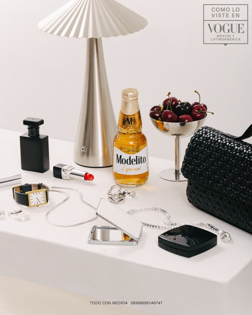 Hay accesorios que completan un look, y otros que elevan un momento. 😍
¿Ya viste la NUEVA MODELITO? 🍺🤏🏻
#ModelitoLoHaceEspecial