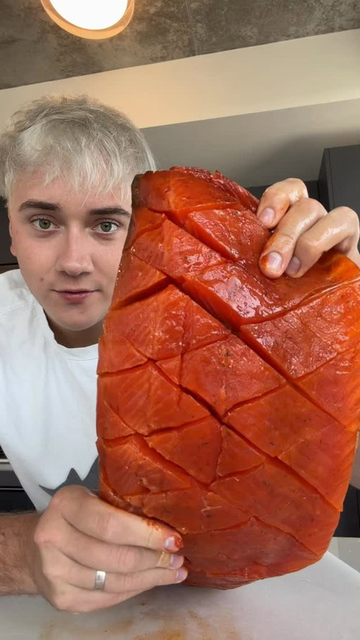 Raw candied salmon ayeeee 🐟🐟🐟🐟🐟 @soloveykitchen