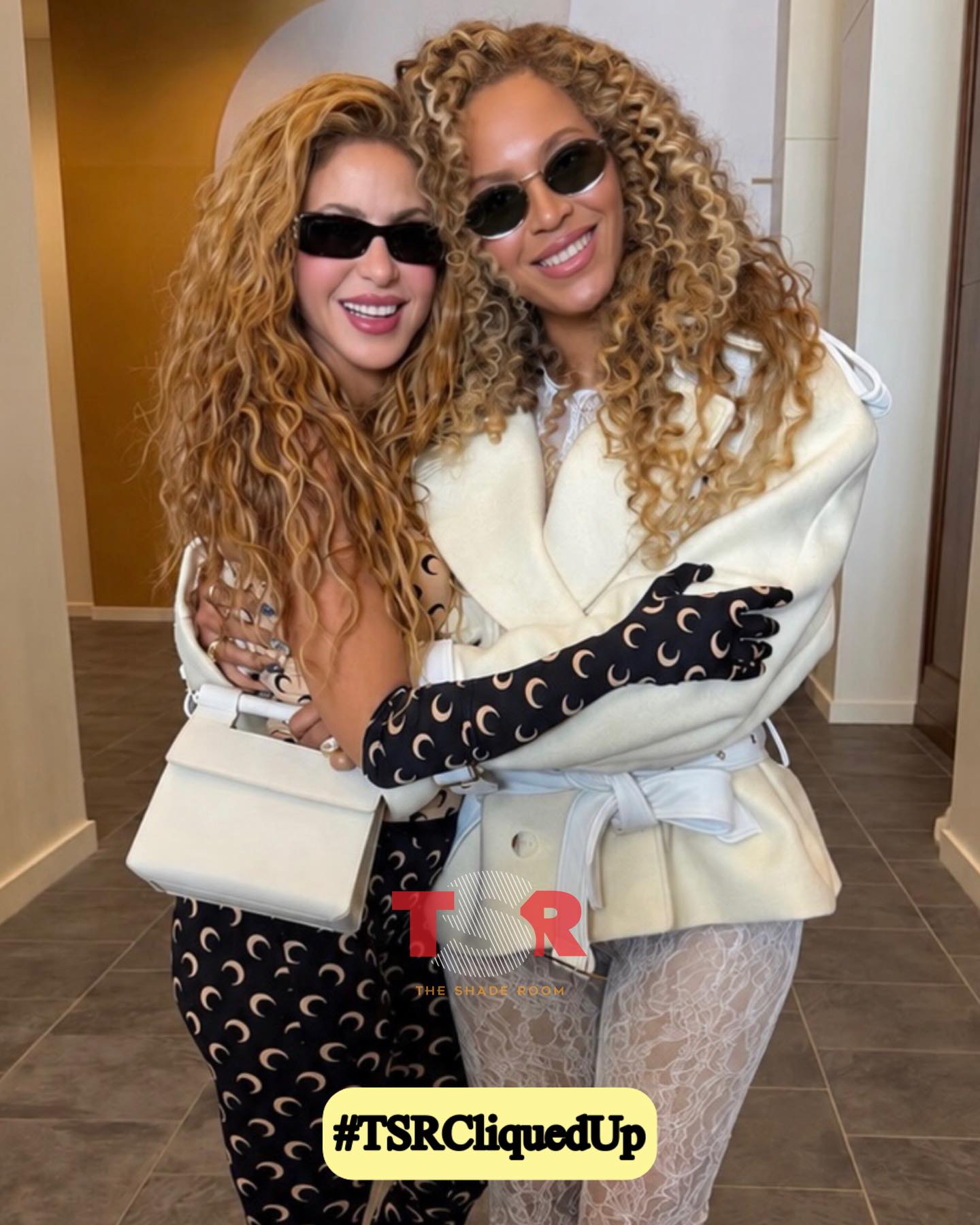 #TSRCliquedUp: Ooo! #Beyonce & #Shakira linked up at yesterday’s World Cup final! It’s been 17 years since the duo dropped ‘Beautiful Liar’ and they still look fine as ever 🔥! (Swipe) ✍🏾: #TSRStaffST