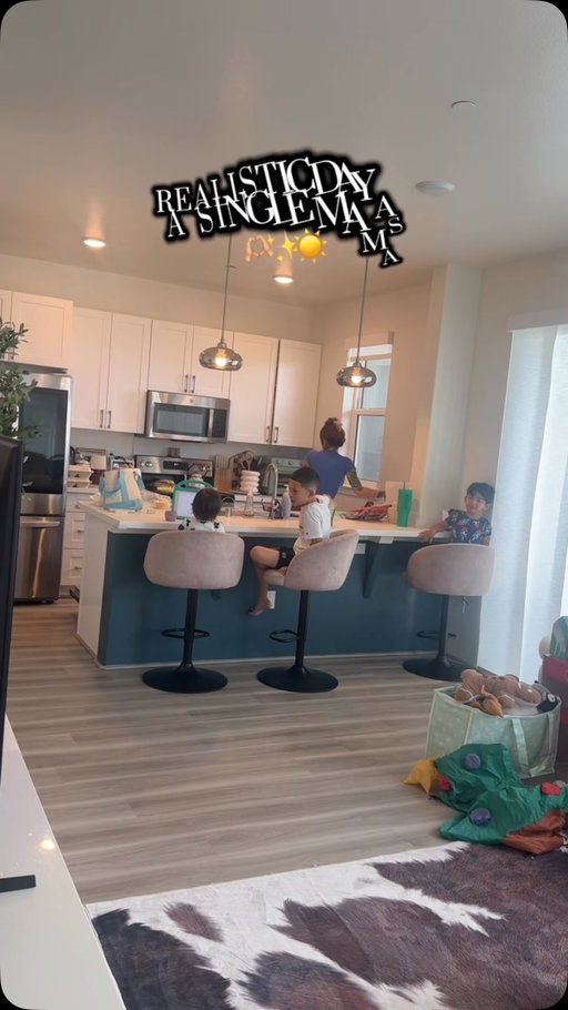 A regular realistic day for us during summer break ☀️🕶️

#momlife #boymom #momof2 #singlemom