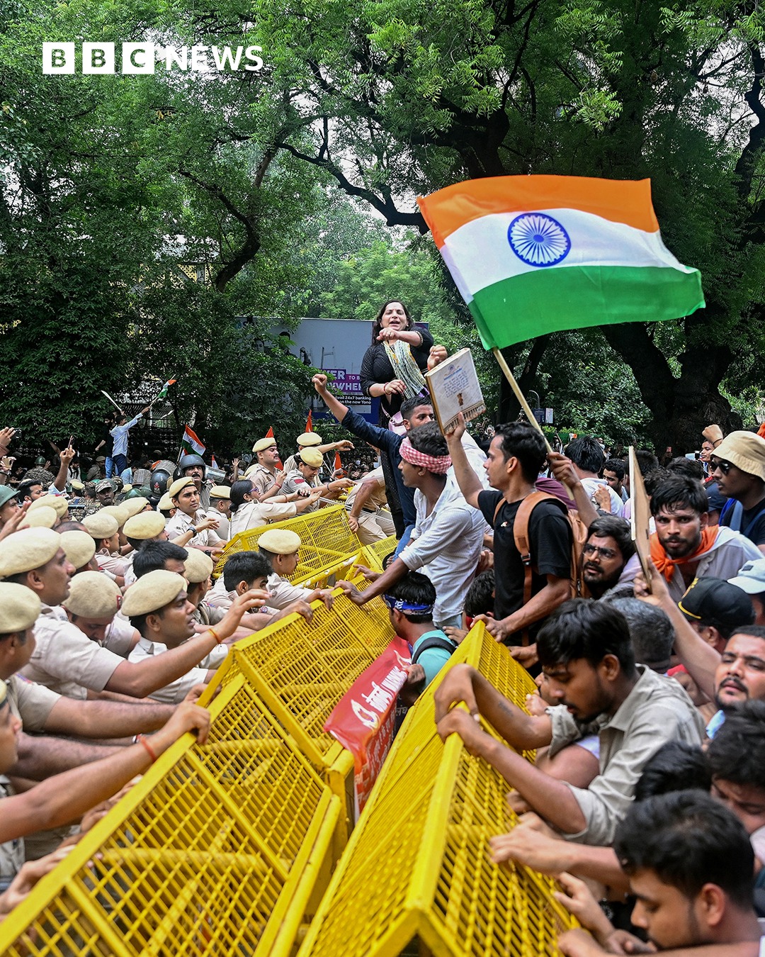 Indian police have been clearing a site in Delhi where a youth-led movement had been holding a protest since June.
 
Earlier on Monday, thousands of demonstrators attempted to march on parliament to demand reforms to India's education system.
 
The health minister JP Nadda said he'd met representatives from the movement called the Cockroach Janta Party. They delivered a petition calling for the resignation of the education minister.
 
The protesters want the education minister to take accountability for the leak of an exam paper that led to the cancellation of a key entrance test for aspiring doctors.
 
Tap the link in @BBCNews’s bio to find out more about the protest. 
 
(📷 Getty) 
 
#India #BBCNews