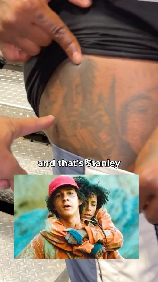 @NFL Super Bowl Champion @leonardfournette has Stanley Yelnats and Hector Zeroni from my movie HOLES tattooed on him! Only at @FanaticsFest. @LogitechG @CallofDuty @InfinityWard