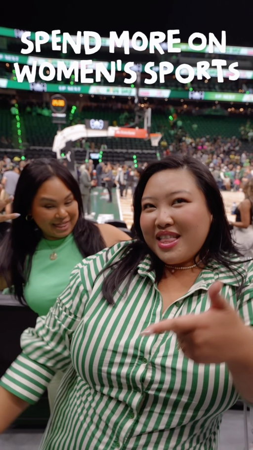 @seattlestorm games are just too much fun!!! Let’s run it back over and over again. 💚⚡️

Thanks for inviting us @climatepledgearena 🫶🏼🏀

In depth vid of our experience and the food coming up soon! 🥹✨🫶🏼 @mollyddemers thank you for taking good care of us!