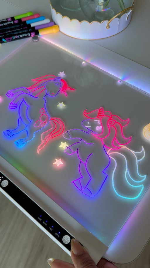 Follow me + Comment ‘GLOW’ and I’ll send you the link to this light-up rechargeable drawing tablet from Amazon! 🤍

This LED drawing board is honestly so satisfying to use✨ 9 color modes, rechargeable, stands up for display, and comes with a full art set: markers, tracing paper, cleaning kit, everything you need to start creating. Perfect for tracing too!

Screen-free fun that actually lasts 💫

✨Save this & share it with a mama!
♥️ Follow @mom.in.a.million more!

#amazonmusthave #amazonkids #amazonfinds #ledlights #momsofinstagram