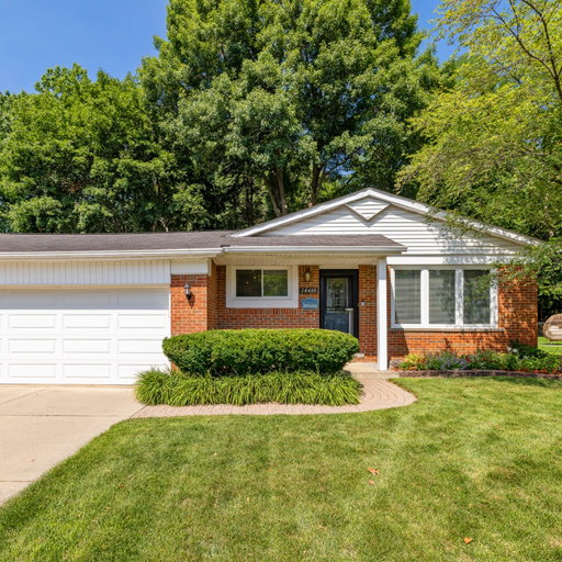 On today’s episode of You Never Know What’s Going On Inside A Home, Michigan Edition.

Follow @zillowgonewild to never miss a wild home!
Link in bio for the full listing!

$375,000 | Plymouth, MI
3 bd, 2 ba | 1,789 sq ft
Photos: @thedave.media
Currently listed via @knight.miles

Thanks for submitting @heise.boy!! 
WE NEED MORE FUN INTERESTING WILD QUIRKY HOMES! Think you found one?? Submit it for a chance to be featured at zillowgonewild.com/submit!!
