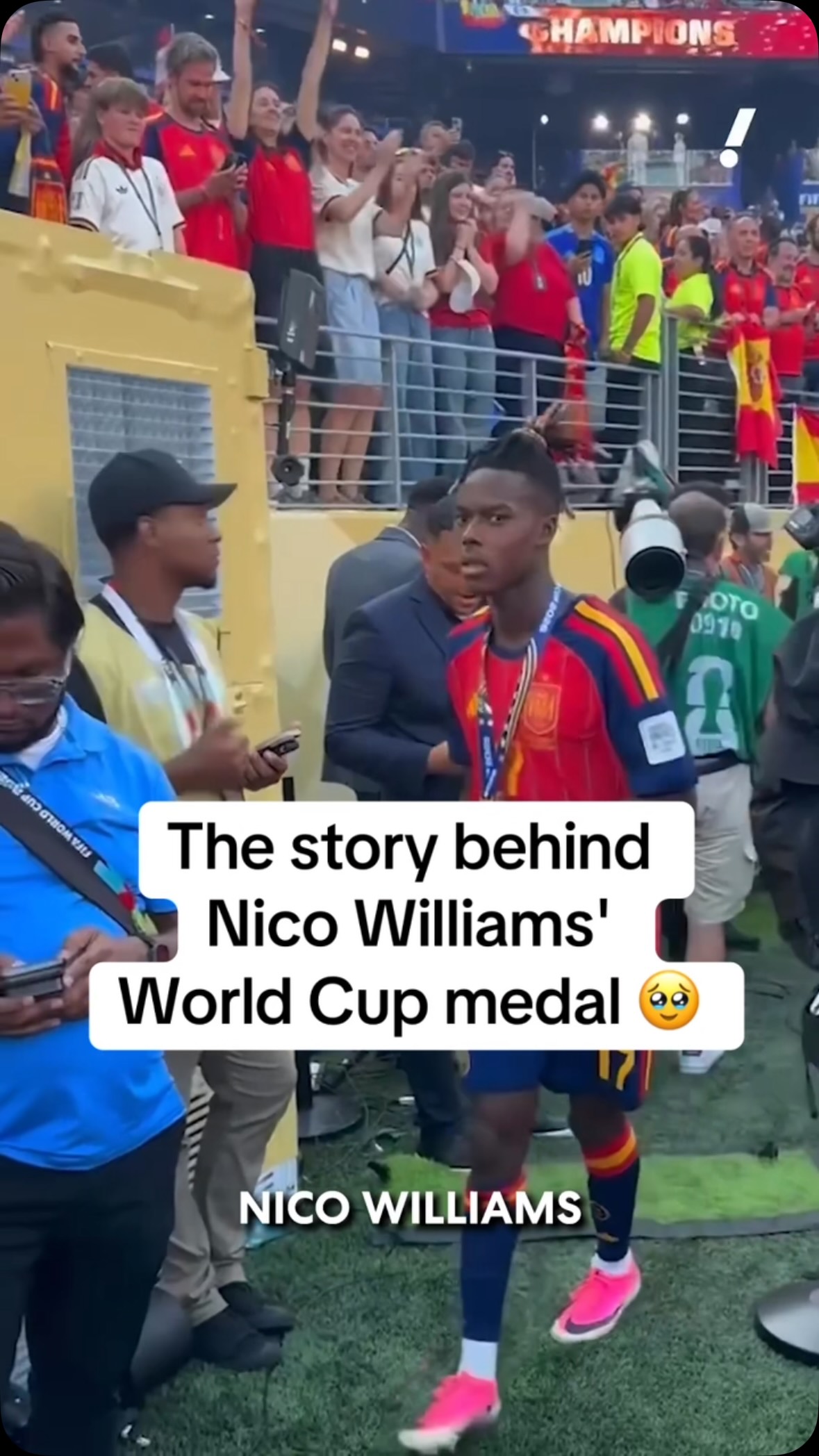 Spain’s Nico Williams giving his medal to his mom makes the moment even more special ❤️