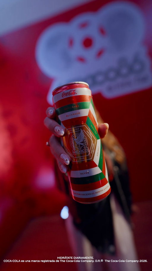 Consigue tu Coca-Cola edición limitada con los nombres de los héroes que en esta Copa Mundial de la FIFA 26™ nos hicieron sentir todas las emociones a la vez. ¡Un recuerdo único! ❤️