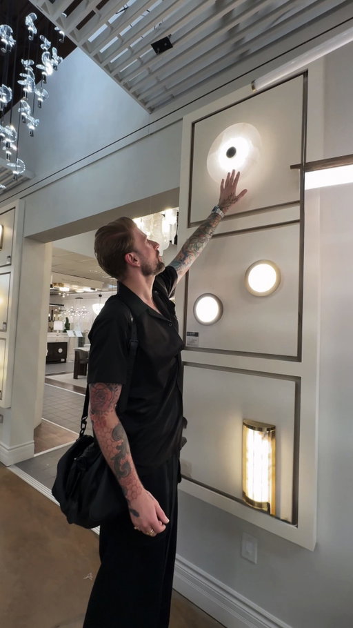 Buyer beware, not all lighting is created equal, and the wrong bulb can kill the cozy vibe you’re going for. 

I went deep undercover today to break down exactly what to avoid and which fixtures will give your space that warm, golden glow it deserves — the kind that makes your house actually feel like a home after dark.

And if I catch anything over 6000K in your space, I’m calling the authorities. You should know better by now.
.
.
#interiordesign #interiordesigner #lighting #lightingdesign #homedecor