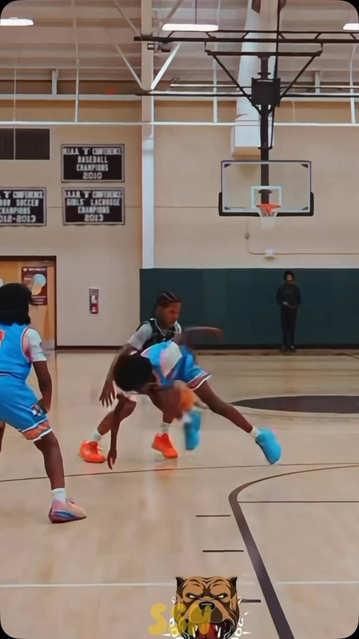 Kobe Morgan Has A Pro Bag At 9 Years Old!! Breaking Ankles And Scoring From Anywhere!! @kobenasir @kwamemorgan 

#nba #youthbasketball #aau #aaubasketball #explore