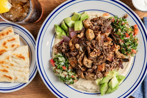 📰 Houston Mediterranean Restaurant Chain is Opening a New Location in River Oaks

🏝️ @IslandGrillHouston, which has served Houston for 26 years, is opening its sixth location in late spring 2027 in River Oaks. The 4,225-square-foot restaurant will be located in River Oaks Village Shopping Center at 2810 Westheimer.

🧑‍🧑‍🧒‍🧒 Founded by Faysal and Maria Haddad, the family-owned restaurant has dramatically grown since the opened the original Woodway location. These days, the couple’s adult children — Grace, Michael and Sophie Haddad — also work with the business.

🧆 The new Island Grill in River Oaks will serve breakfast, lunch and dinner daily, along with fresh-pressed juices, smoothies and espresso beverages. Guests can also expect longtime menu items such as falafel, chicken pita and the Hanover Plate, a choice of protein, tabbouleh, avocado, grilled walnuts, sautéed onion and mushrooms served over hummus. plus pizzas from a dedicated wood-fired oven. Notably, the River Oaks location will be the first to feature a full bar with cocktails, beer and wine.

🤝 “We’ve had customers from River Oaks driving to our other locations for years, some of them for decades,” said co-founder Faysal Haddad via press release. “Bringing Island Grill to their neighborhood feels like the right next step for our family.”

✍️ PhaedraCook
📸 @BeccaWright

#HoustonRestaurants #HoustonNews #RiverOaks #HoustonFood #HoustonEats