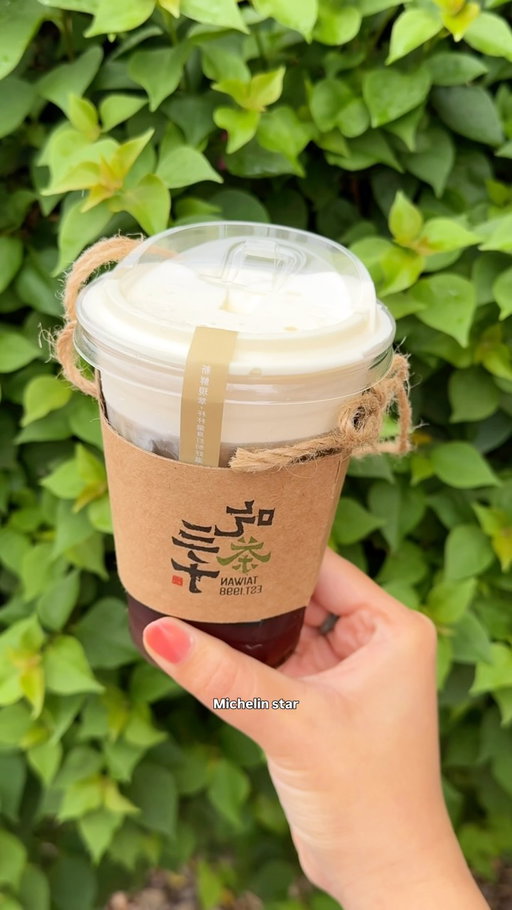 ✨Trying the BRAND NEW award-winning Tea Shop✨

Have you guys tried ChiCha San Chen in Chandler, AZ? Apparently it’s very well known so of course I dragged my family to try it with me. We loved our teas at regular sugar levels (sweet but not too sweet).

What we ordered:
Dong Ding Oolong Tea
Mango Osmanthus Tea
Cassia Black Tea
*We would order all of the above  again

🚨We went a day after the grand opening, it was somewhat busy and our drinks did take a very very LONG time. This is a new spot so they are still training and working on their rhythm. Just keep this in mind when visiting. 

📍 ChiCha San Chen
🗺️ 3305 W Chandler Blvd, Suite 1, Chandler, AZ 85226

#chichasanchen #chandleraz #myphx #teashop arizonafood