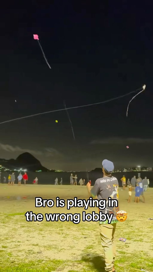 Would you try this with your friends ⁉️😅 (@mao__degancho)