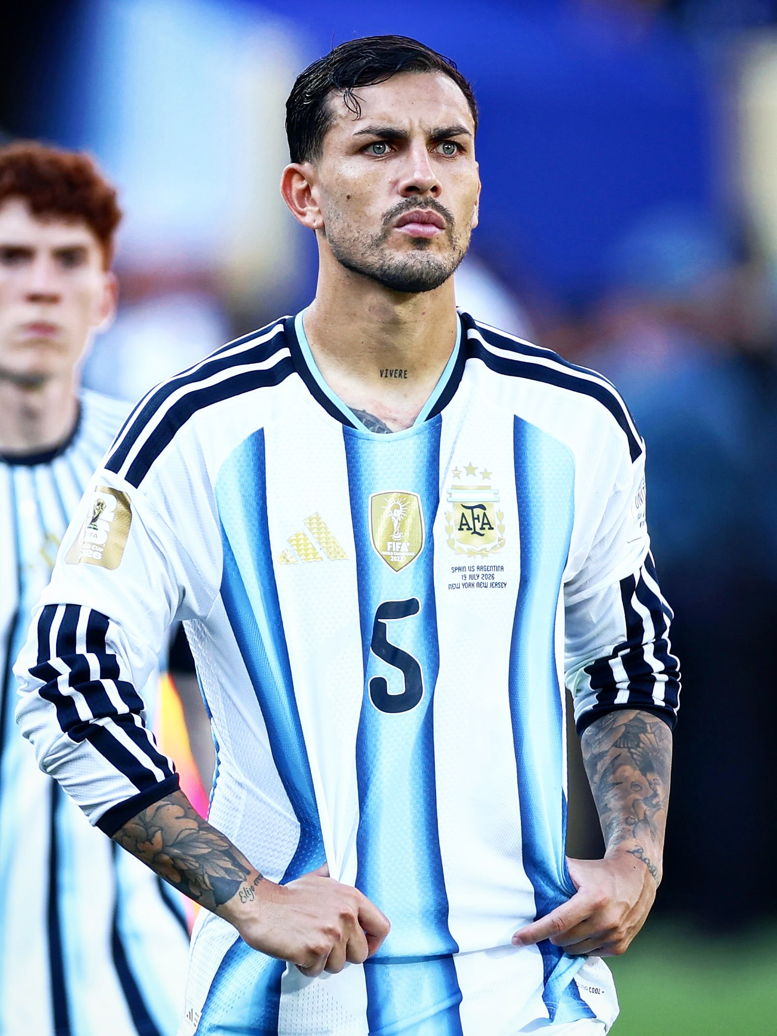 🚨 𝐑𝐄𝐕𝐄𝐀𝐋𝐄𝐃: Leandro Paredes played for Argentina with a crack in his rib. 🩻🇦🇷

He struggled to breathe on some days. The injury was not released to the public due to the fear that opponents would target him, reported ESPN. ⚔️‼️