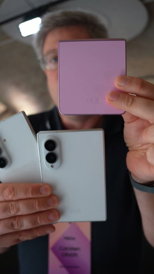 Samsung hat in London die neuen Samsung Galaxy Z Fold und Flip Geräte vorgestellt. Das Fold 8, das Fold 8 Ultra und das Flip 8. Gerade das Fold 8 wirkt durch den 4:3 Formfaktor sehr interessant. #galaxyunpacked #GalaxyZFold8 #GalaxyZFlip8 #GalaxyFold8Ultra #samsung @samsunggermany @samsung