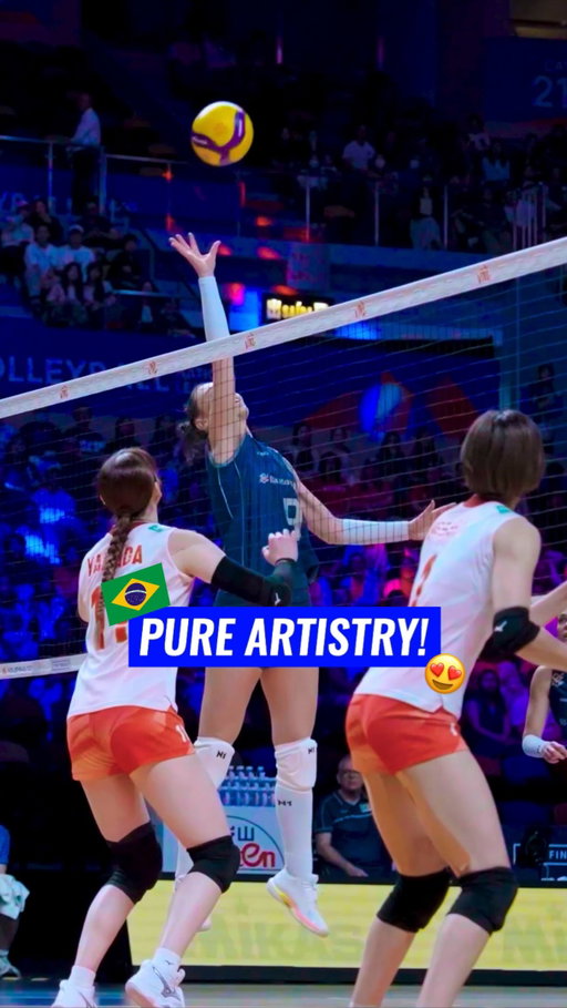 #VNL2026 What a brilliant fake by Roberta 🇧🇷!

Selling the touch and letting it drop straight in for the point! Absolutely genius! 👏

Brazil 🇧🇷 is just one set away from the semifinals! 🔥

📺 Watch LIVE on VBTV - LINK IN BIO

🏐 #BePartOfTheGame #Volleyball