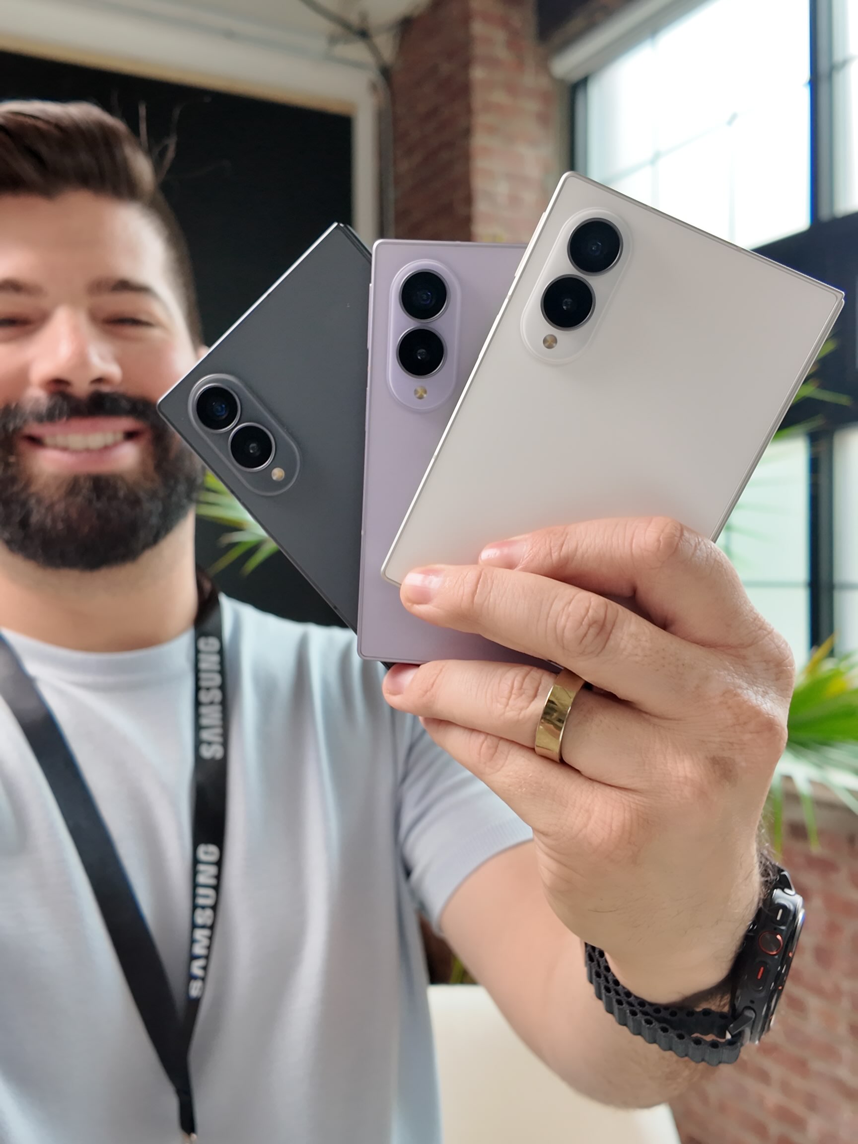 👉PRECIOS OFICIALES! PARA LOS NUEVOS GALAXY FLIP8 y FOLD8.

* Samsung Galaxy Z Flip8: Desde $1,199.99 USD
* Samsung Galaxy Z Fold8 desde $1,899.99 USD
* Samsung Galaxy Z Fold8 Ultra desde $2,099.99 USD
 
Los precios parecen haber subido $100 USD con relación al año pasado, y ahora el nuevo miembro “Fold8” se posiciona en precio por encima del Flip y un poco debajo del Ultra

La preventa ya está disponible y las entregas se harán a partir del 07 de Agosto.

#samsung #galaxyunpacked