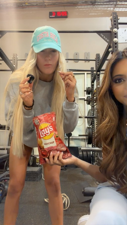 Ketchup chips 🇨🇦 vs. @wwenxt Superstars 💪